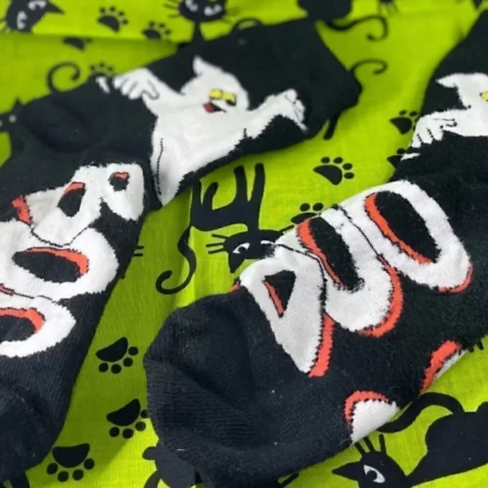 🎃👻🎃NEW! “BOO” Halloween Crew Novelty Womens Socks A Treat For Your Feet NWOT